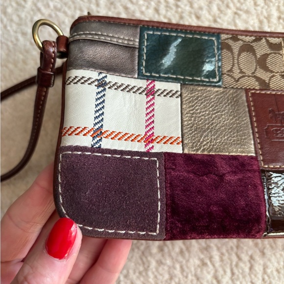 coach vintage holiday edition patchwork wristlet - Picture 7 of 7